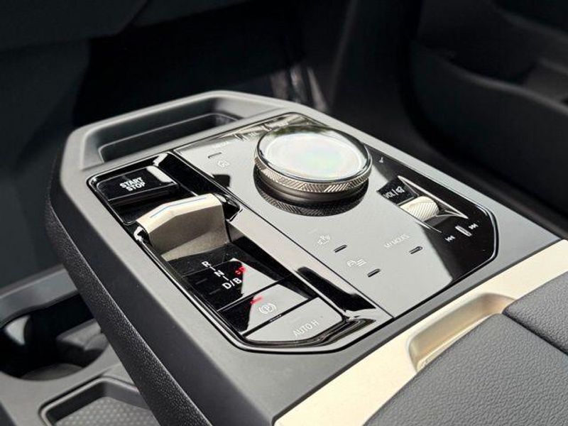 Used 2023 BMW iX xDrive50Image 27