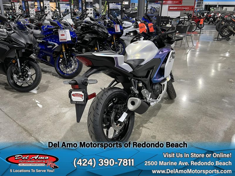 2025 Yamaha YZF-R3 ABS Image 10