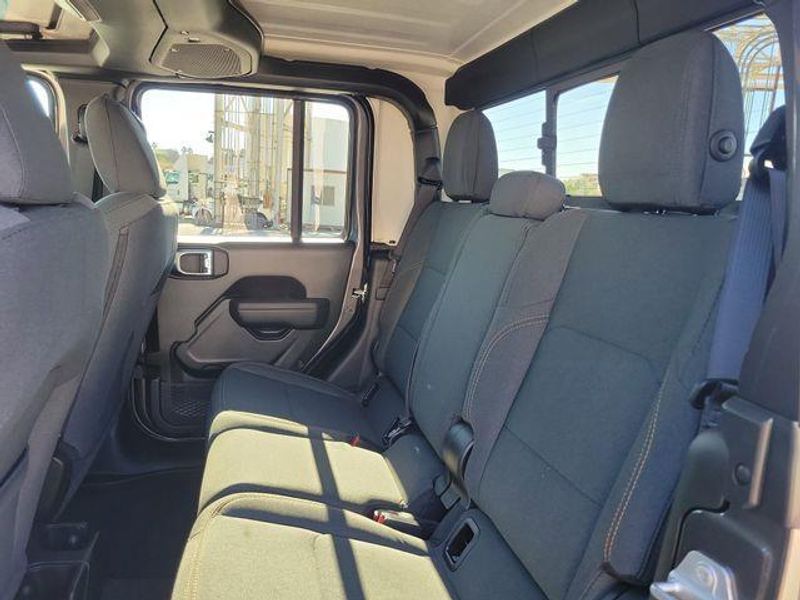 New 2026 Jeep Gladiator Sport S 4x4