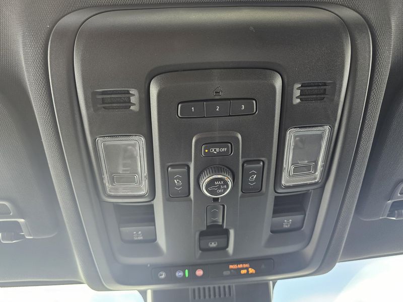 Used 2024 Chevrolet Suburban High CountryImage 24