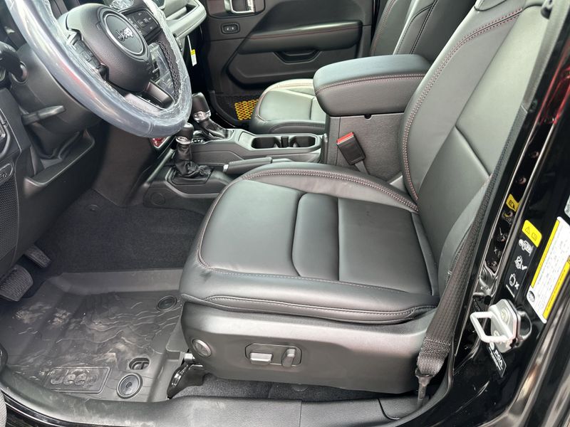 New 2025 Jeep Gladiator Rubicon X 4x4Image 21