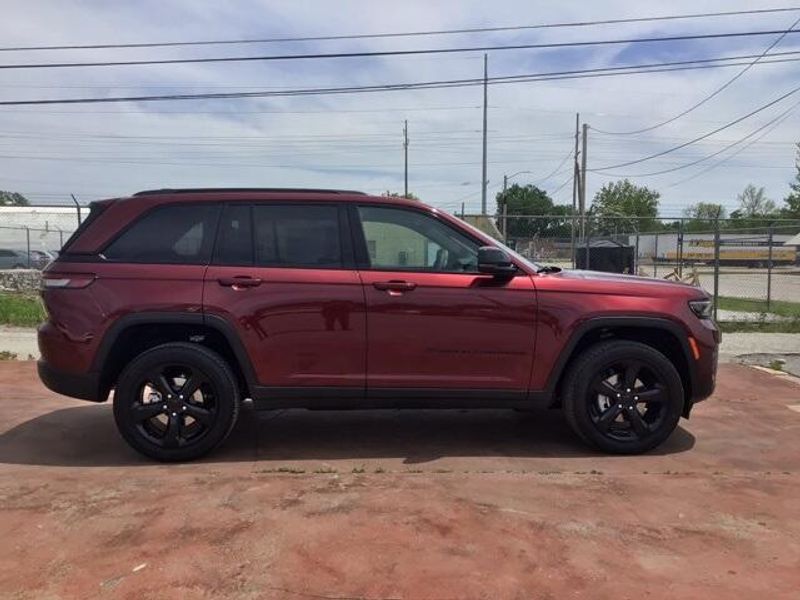 2025 Jeep Grand Cherokee Altitude X 4x2Image 7