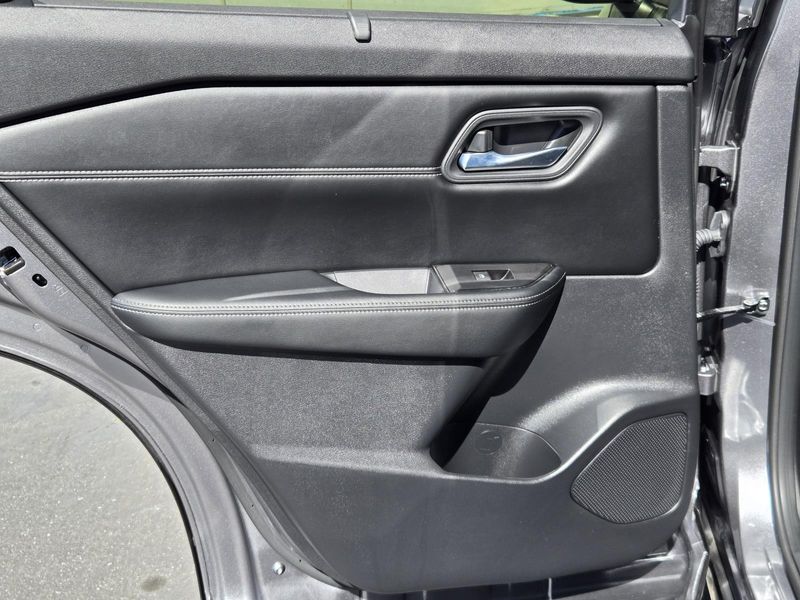 Used 2024 Nissan Rogue FWD SV