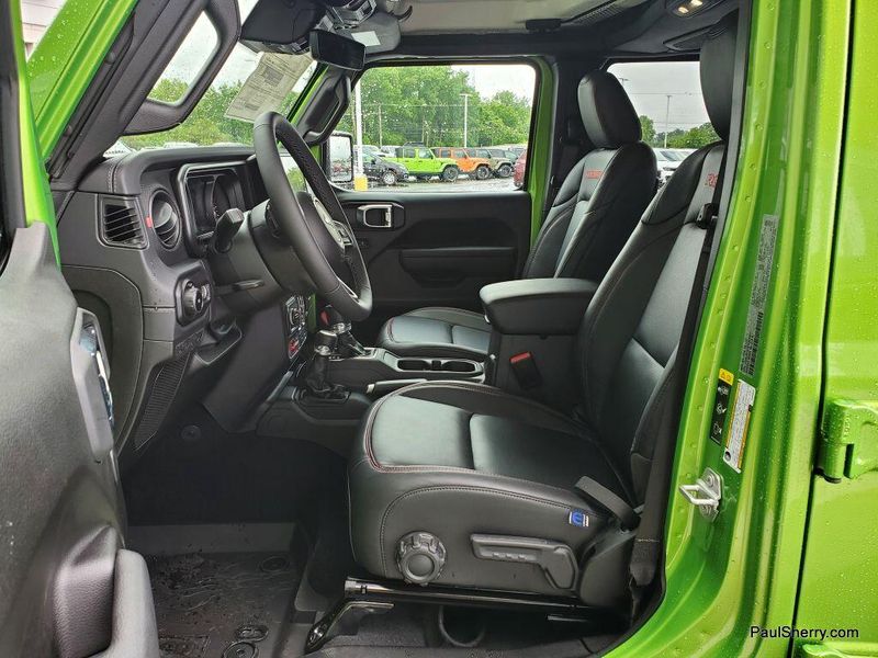 New 2025 Jeep Wrangler 4-door RubiconImage 23