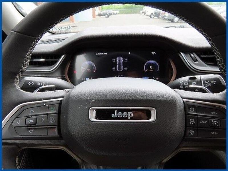 2023 Jeep Grand Cherokee LaredoImage 15