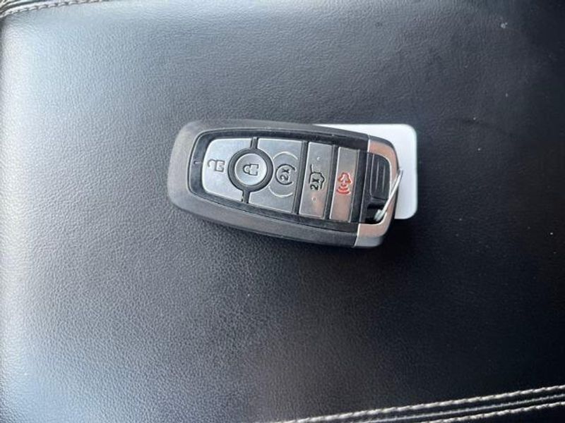 Used 2022 Ford Explorer XLT