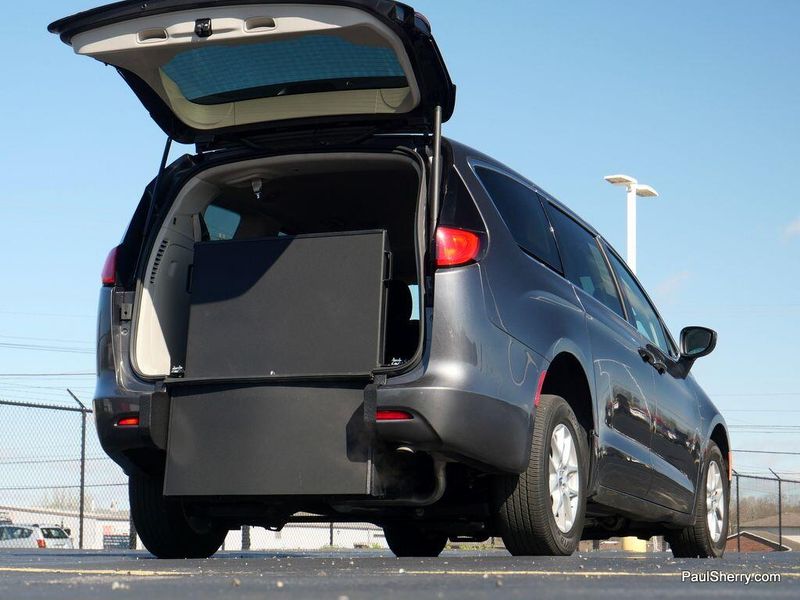 2022 Chrysler Voyager LXImage 30
