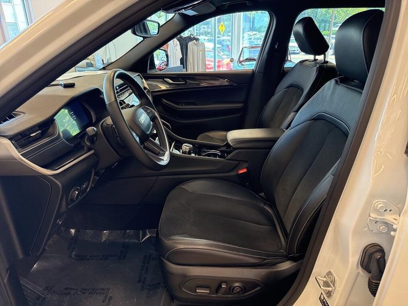 2022 Jeep Grand Cherokee L Altitude