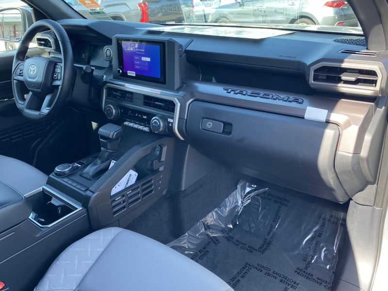 2025 Toyota Tacoma SR5Image 9