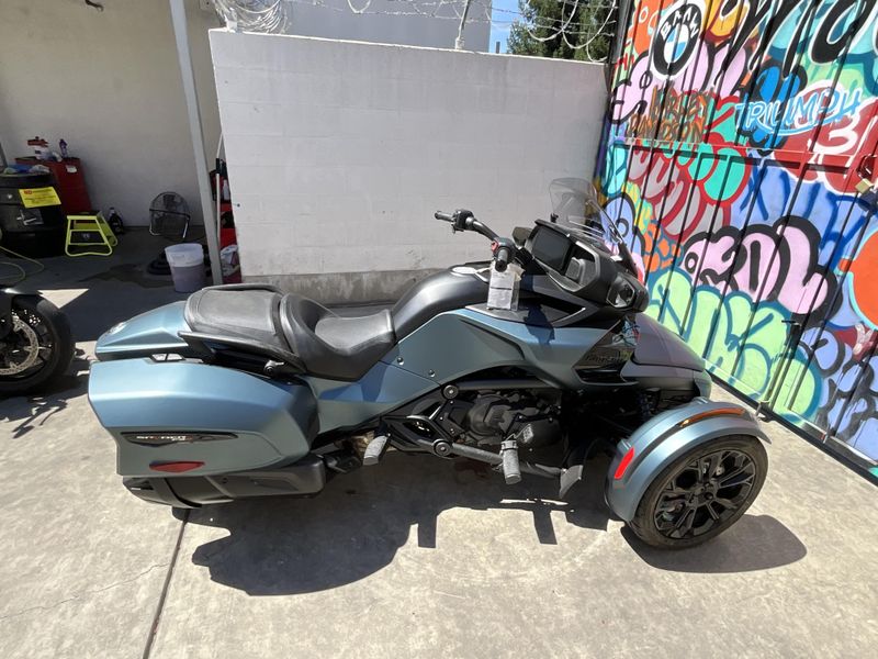 New 2026 Can-Am SPYDER F3 T 1330 Image 6