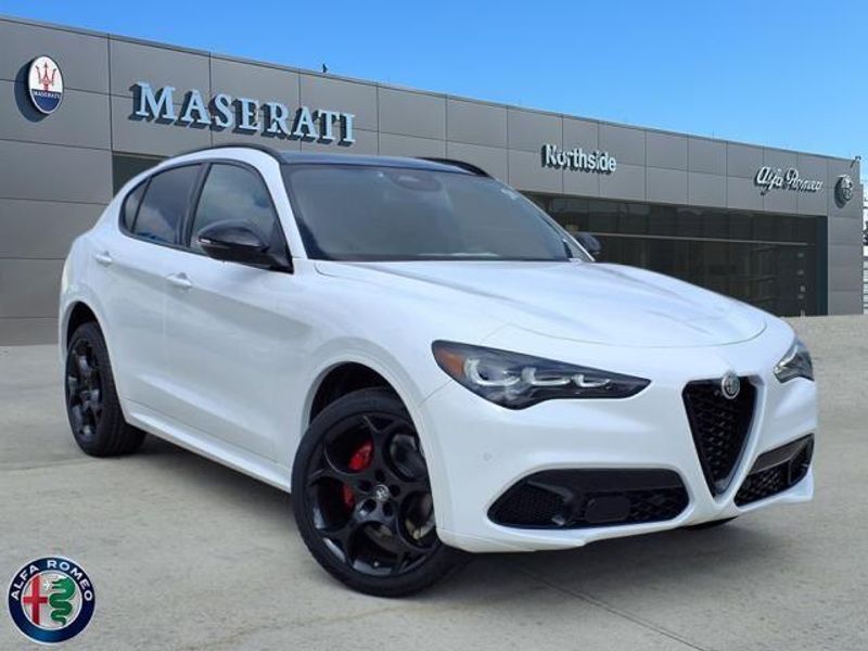 2025 Alfa Romeo Stelvio Image 1