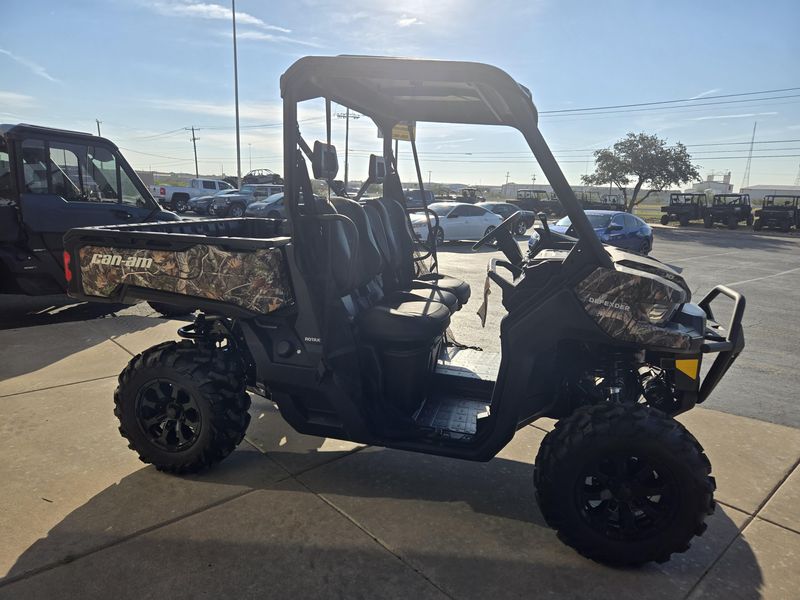 NEW 2025 CAN-AM DEFENDER XT HD10 Image 2