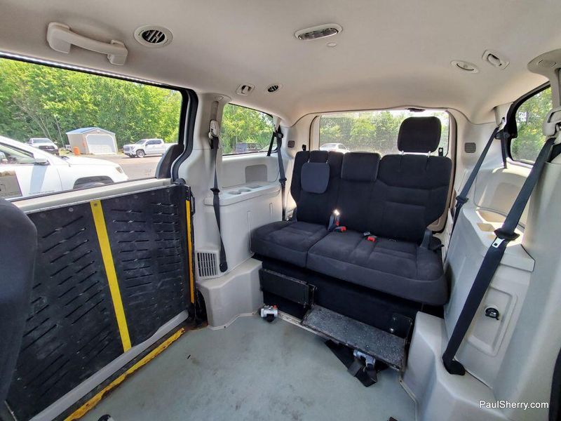 2019 Dodge Grand Caravan SEImage 2