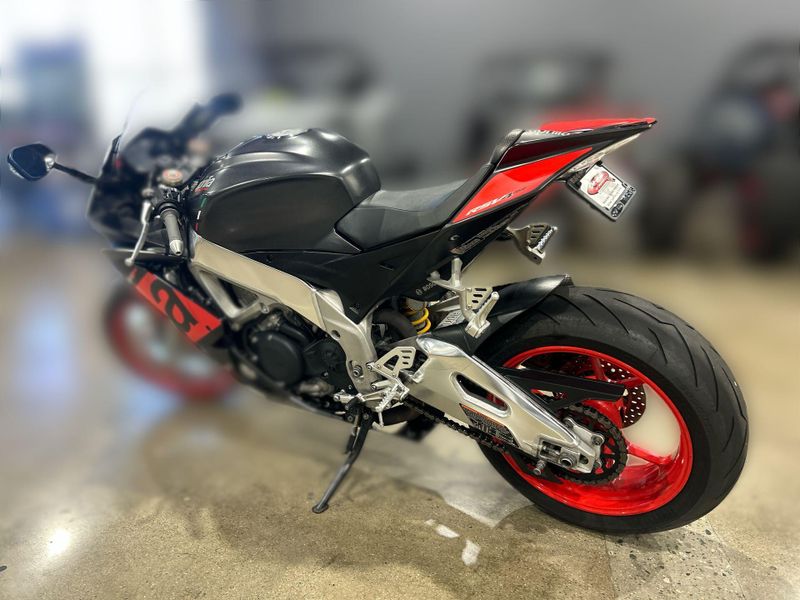 Used 2018 Aprilia RSV4 RF Image 14