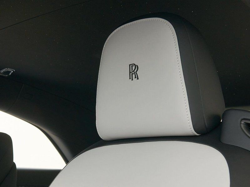 New 2025 Rolls-Royce Spectre Image 12