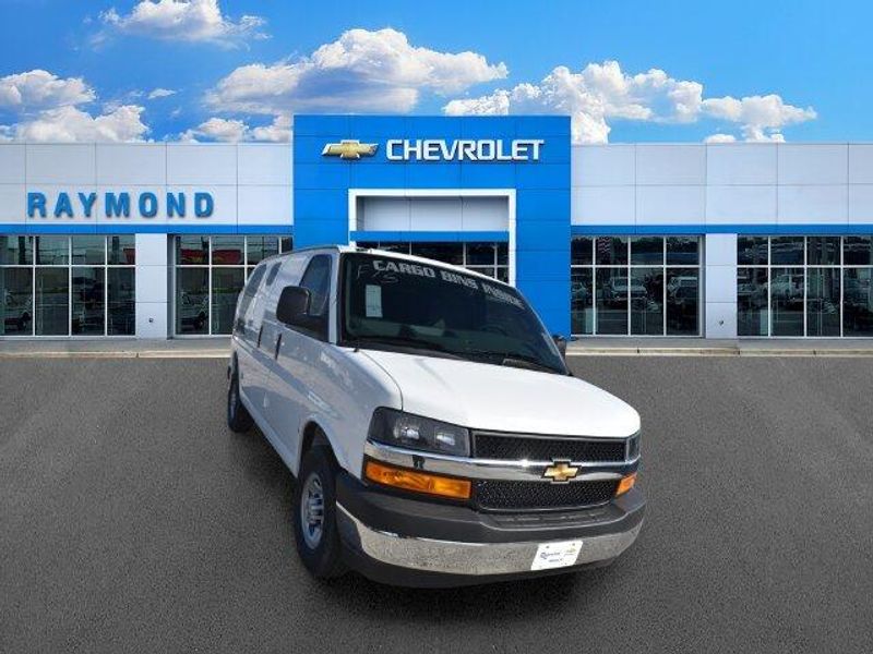 New 2026 Chevrolet Express 2500 Work VanImage 10