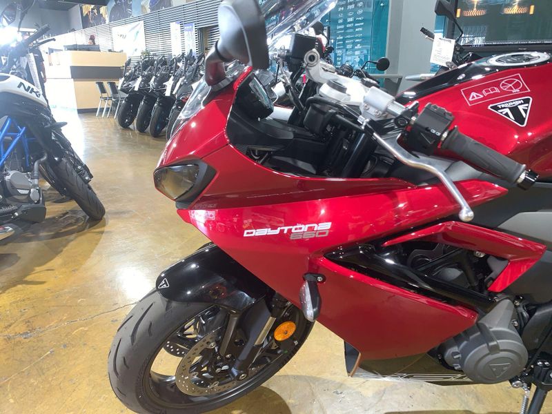 New 2025 Triumph DAYTONA 660 Image 10