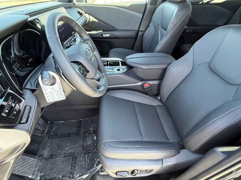 2025 LEXUS TX 350 PremiumImage 18