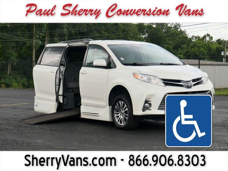 Used 2020 Toyota Sienna XLEImage 1