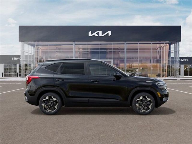 2025 Kia Seltos SImage 7