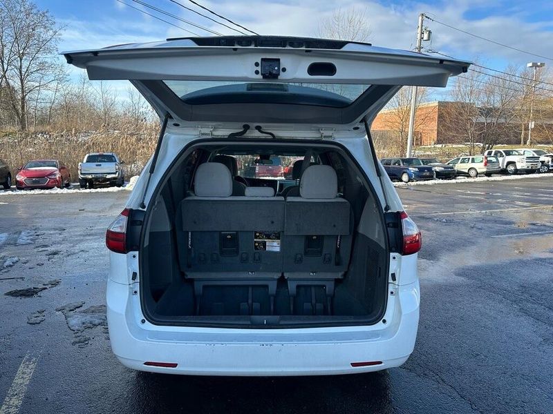 2019 Toyota Sienna LImage 14