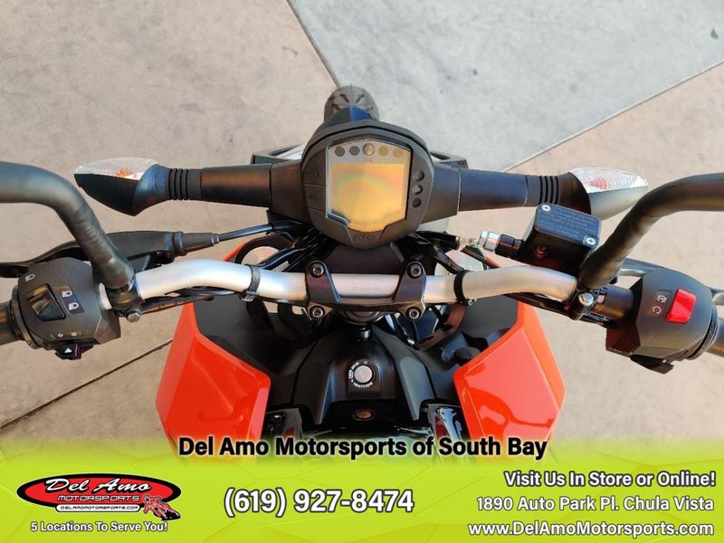 2023 KTM 200 DUKE  in a ORANGE exterior color. Del Amo Motorsports of South Bay (619) 547-1937 delamomotorsports.com 