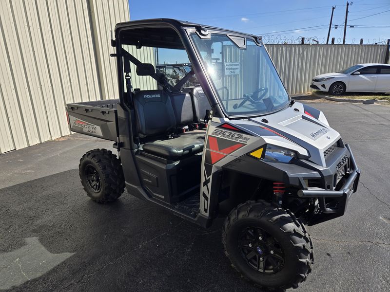 USED 2019 POLARIS RANGER XP 900 EPS SILVER PEARL Image 1