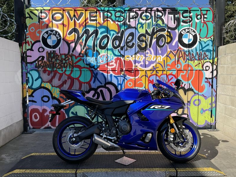 New 2026 Yamaha YZF-R7 Image 4