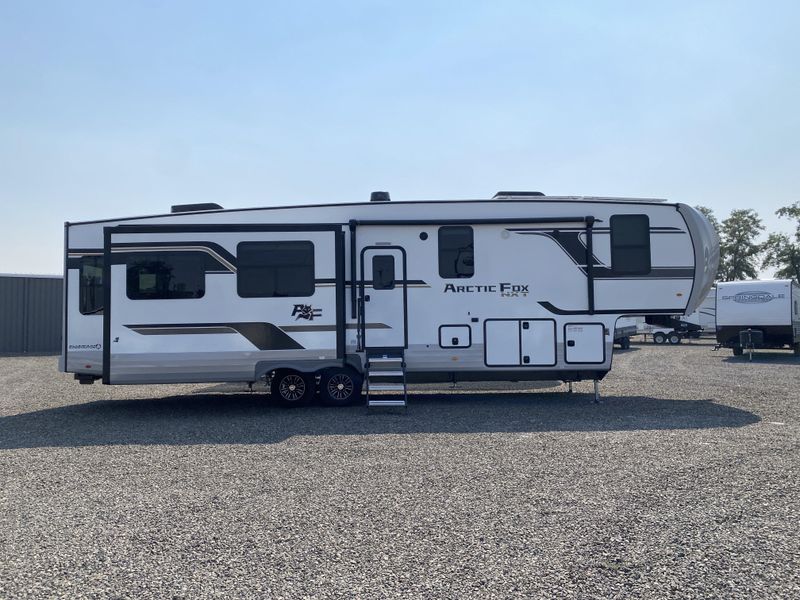 New 2027 NORTHWOOD MFG Arctic Fox NXT 365VSImage 2