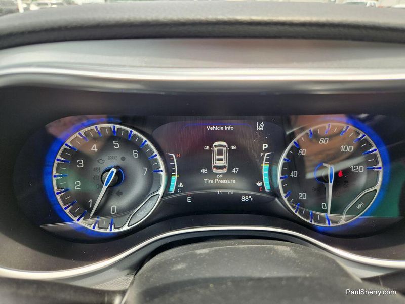 New 2025 Chrysler Pacifica LimitedImage 36