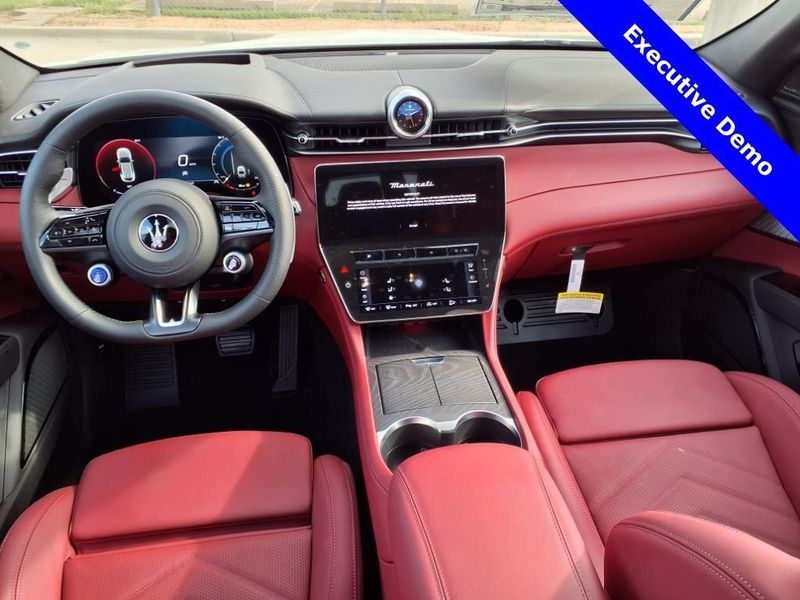 New 2025 Maserati Grecale Image 14