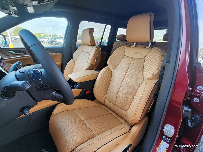 New 2026 Jeep Grand Cherokee Summit 4x4