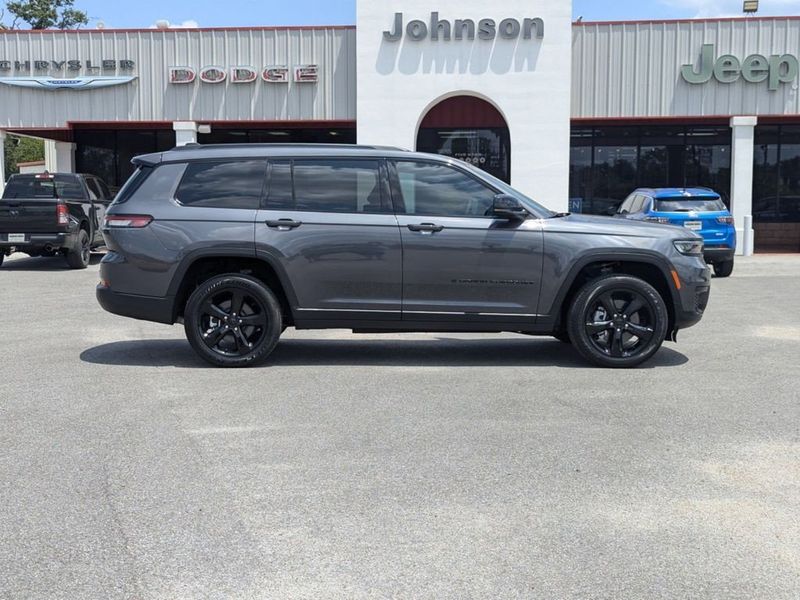 2024 Jeep Grand Cherokee L Altitude X 4x4Image 2