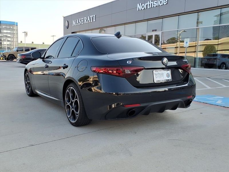 Used 2022 Alfa Romeo Giulia VeloceImage 9