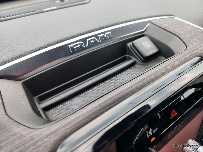 New 2025 RAM 1500 Laramie Crew Cab 4x4 5