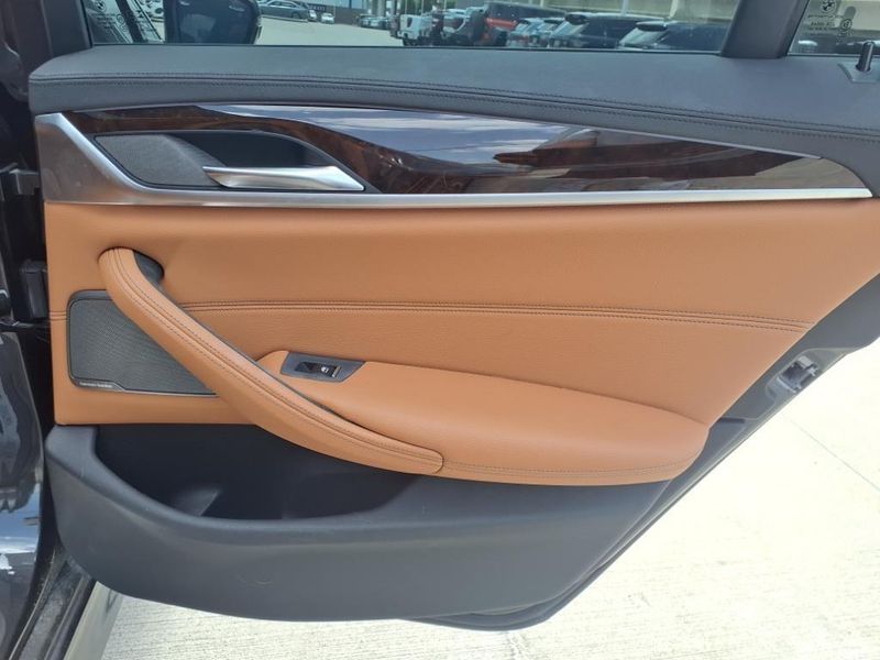 2020 BMW 5 Series M550i xDriveImage 5