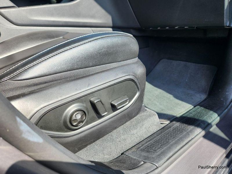 Used 2024 Jeep Grand Cherokee L Limited Black