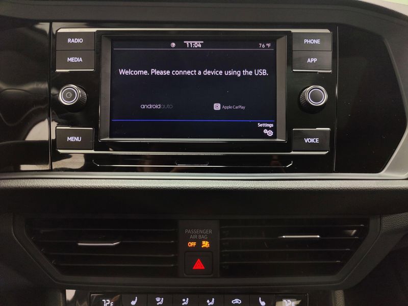 Used 2024 Volkswagen Jetta SE w/SunroofImage 19