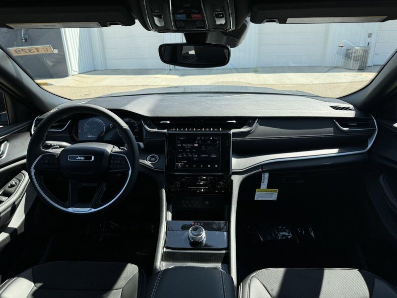 2024 Jeep Grand Cherokee Altitude XImage 28