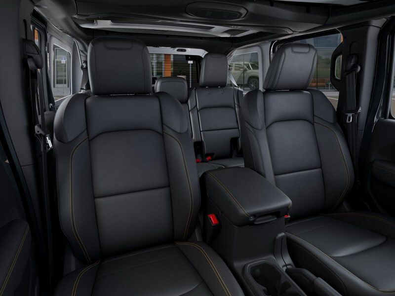 New 2026 Jeep Wrangler 4-door SaharaImage 16
