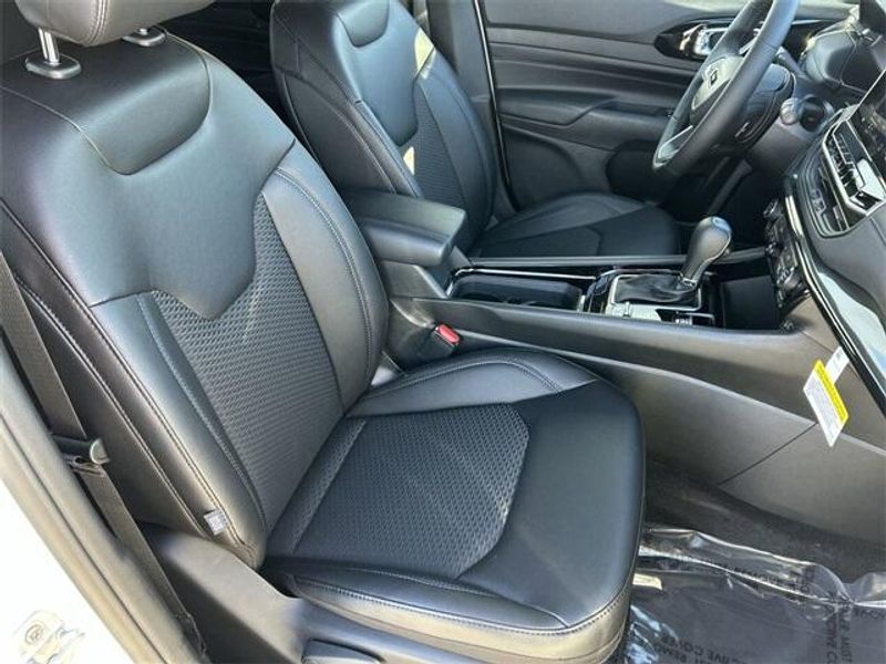 New 2026 Jeep Compass Latitude Altitude 4x4Image 11