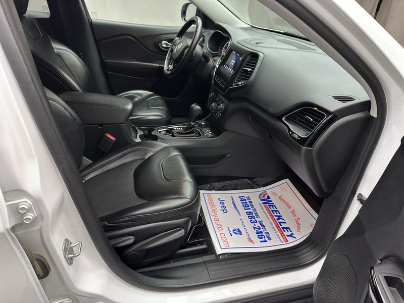 Used 2019 Jeep Cherokee AltitudeImage 18