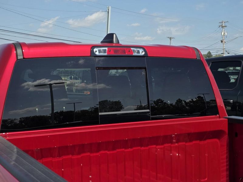 New 2026 RAM 1500 Big Horn Crew Cab 4x4 5'7' Box