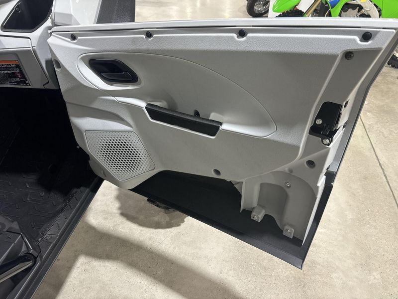 New 2026 Kawasaki TERYX5 H2 DELUXE ES Image 18