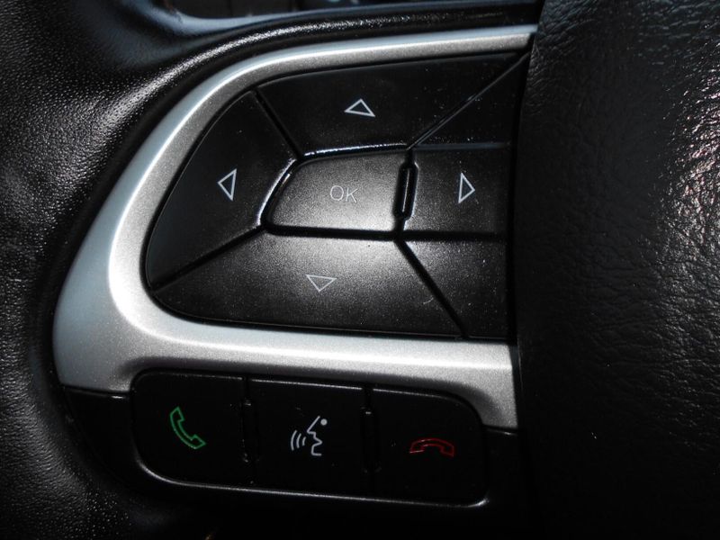 2020 Jeep Compass LatitudeImage 16