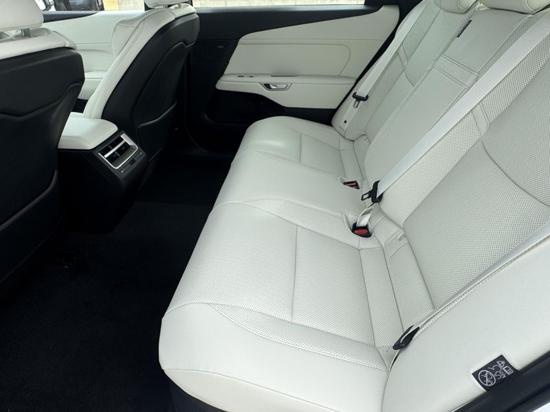 New 2026 Lexus ES 350h Premium+Image 32