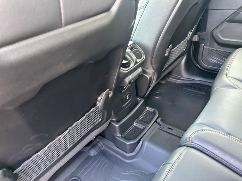 New 2025 Jeep Wrangler 4-door SaharaImage 15