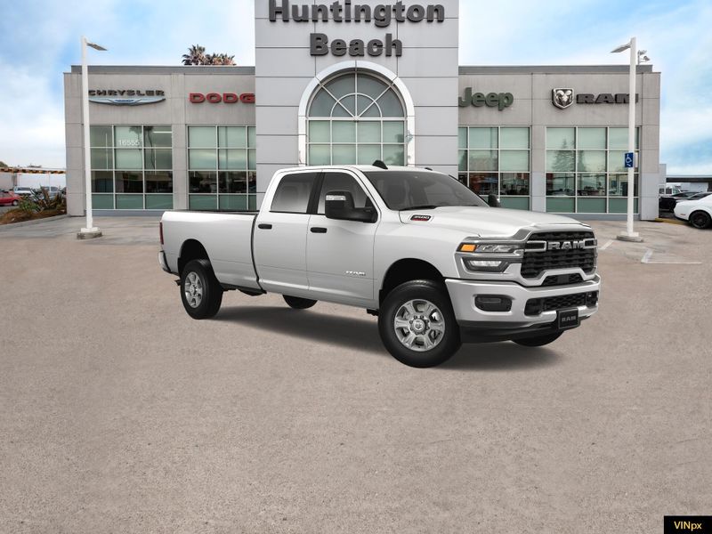 2025 RAM 3500 Big Horn Crew Cab 4x4 DuallyImage 11