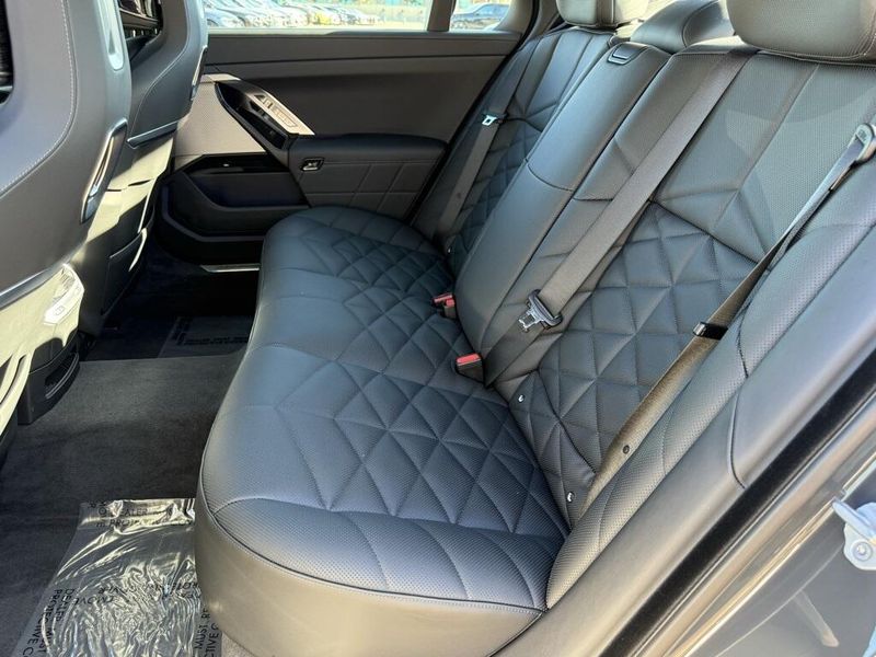 Used 2025 BMW 7 Series 740iImage 32