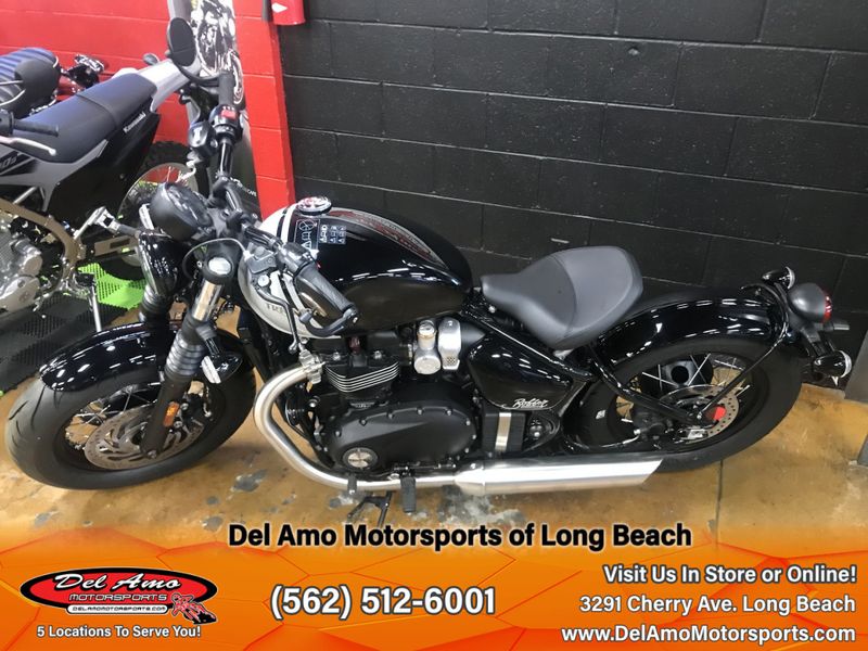 2024 Triumph BONNEVILLE BOBBER  in a JET BLACK/ASH GRAY exterior color. Del Amo Motorsports of Long Beach (562) 362-3160 delamomotorsports.com 